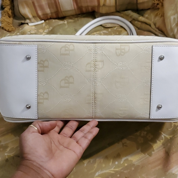 Dooney and Bourke double long handle tote - Picture 5 of 7